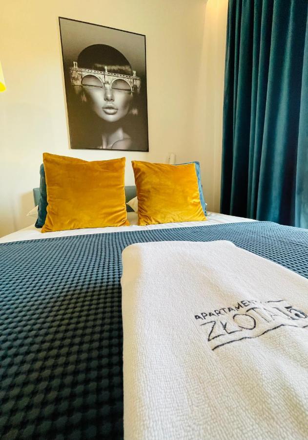 Apartment Zlota 15-lotnicza Street *